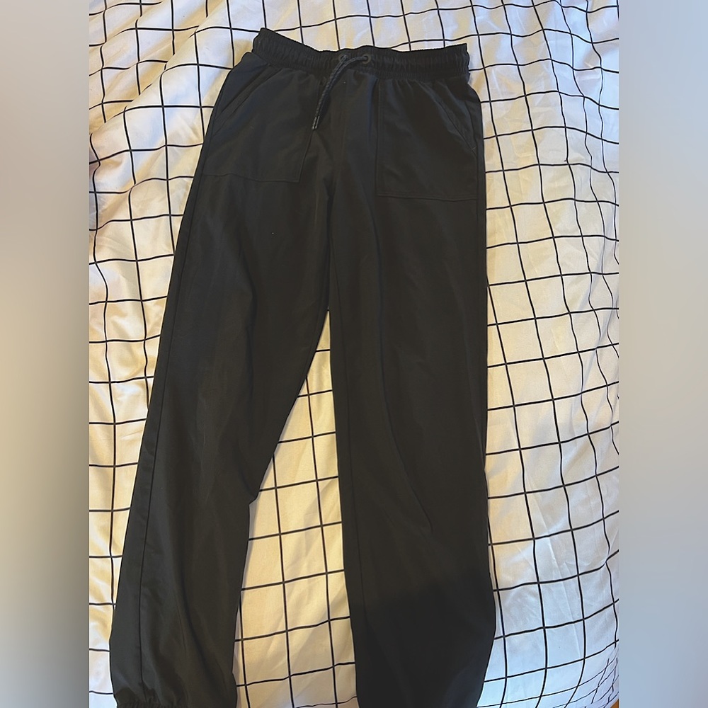 ATHLETA GIRL JOGGERS SIZE XL (14-16)